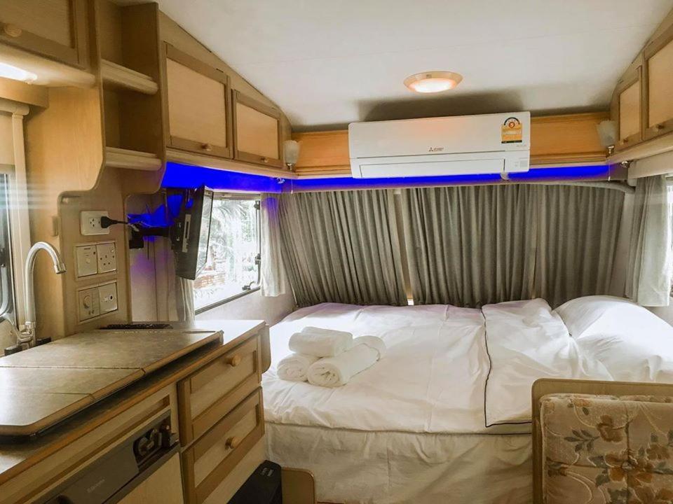 Nice Nite Campervans Phra Nakhon Si Ayutthaya Zewnętrze zdjęcie