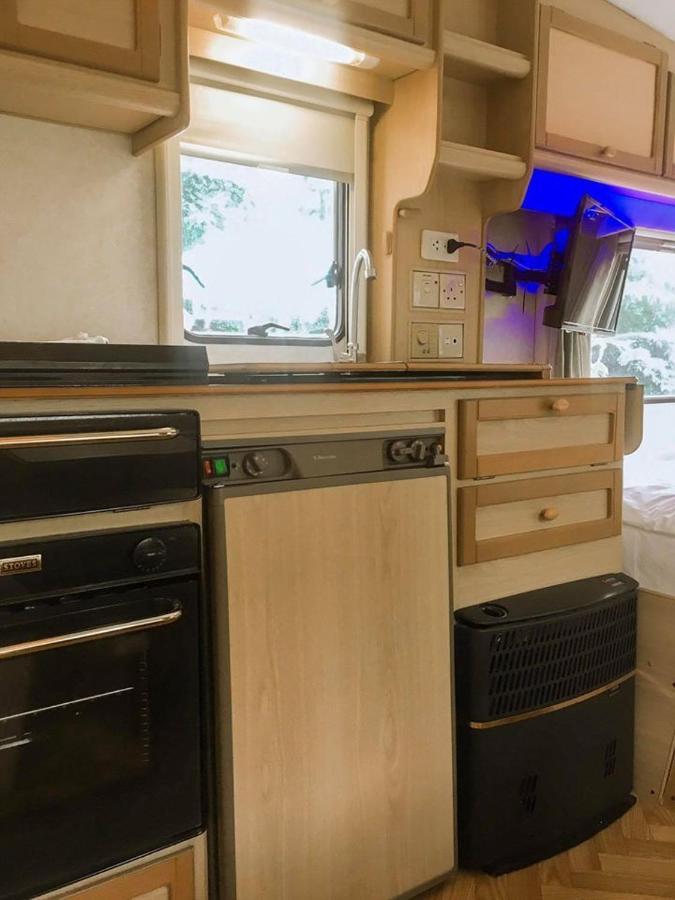 Nice Nite Campervans Phra Nakhon Si Ayutthaya Zewnętrze zdjęcie